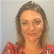 Professeure de yin yoga, yoga thérapie tout public, yoga enfants et famille, je me déplace à domicile, en association, en entreprise et par visio